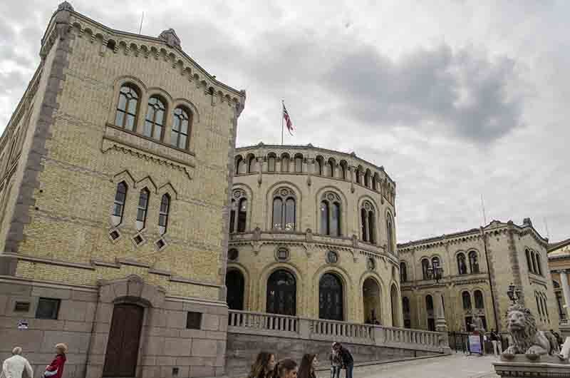 02 - Noruega - Oslo - Parlamento